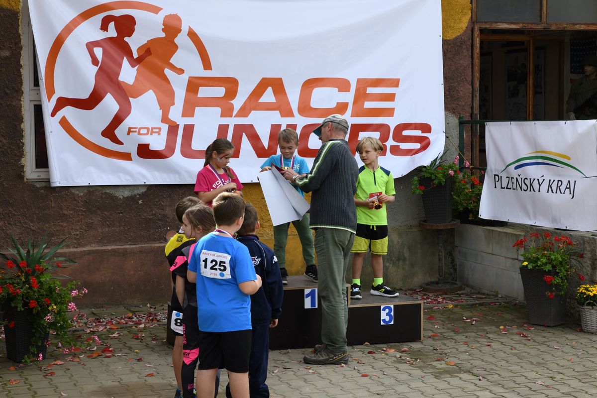 Běžecký terénní závod přes překážky pro děti Race for Juniors Rokycany r